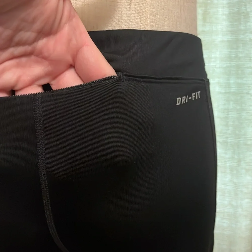 Nike Black Dri Fit Running Capri Stretch Waist Womens Small